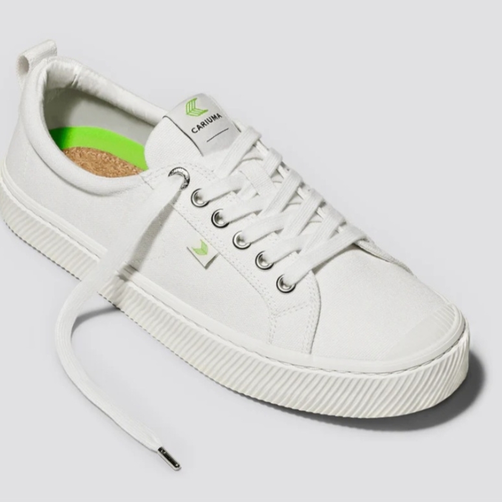 Cariuma White Canvas Womens Sneakers